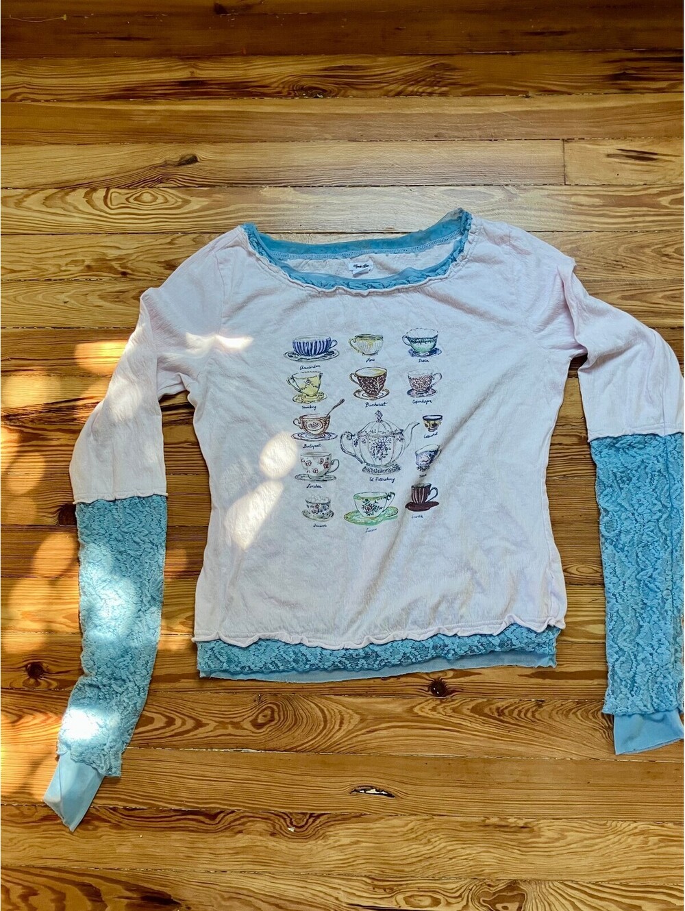 Kimchi Blue Pink Teacup Print Lace Sleeve Top Coquette Cottagecore Tea Party L